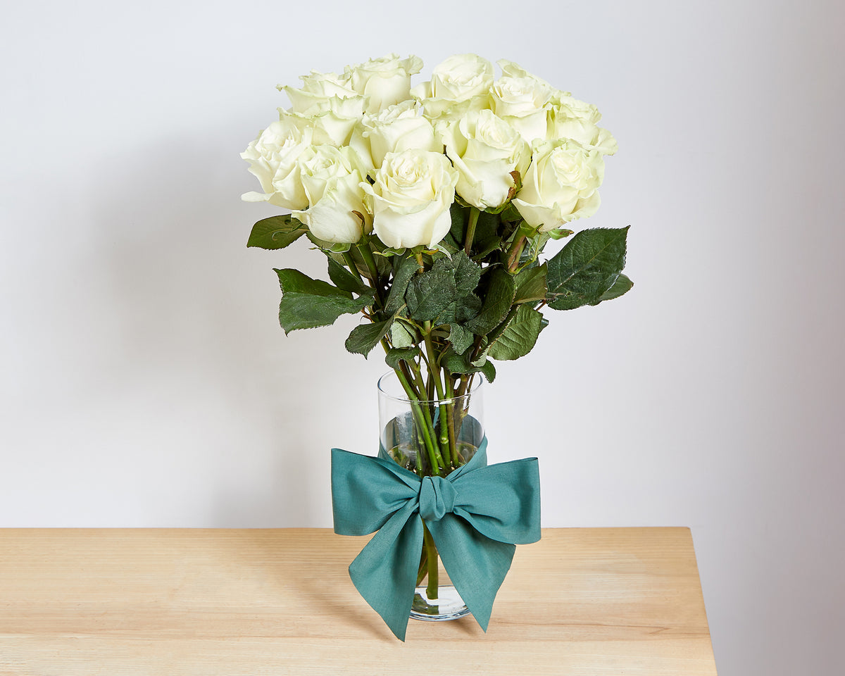 12 White Roses Roses Only UK