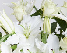 10 White Rose & Lilies
