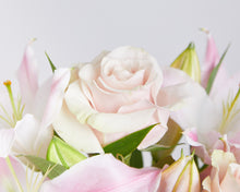 5 Pink Rose & Lilies