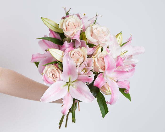 5 Pink Rose & Lilies