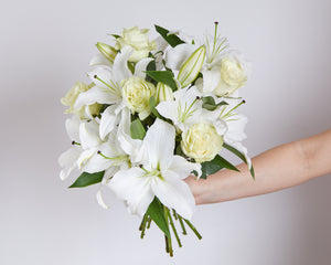 5 White Rose & Lilies
