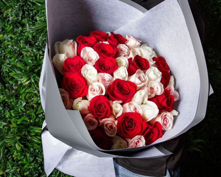 Tri-Colour Magnificent Rose Bouquet | Roses Only UK