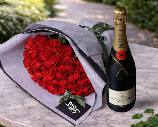 valentines-day_red-rose-bouquet-champagne