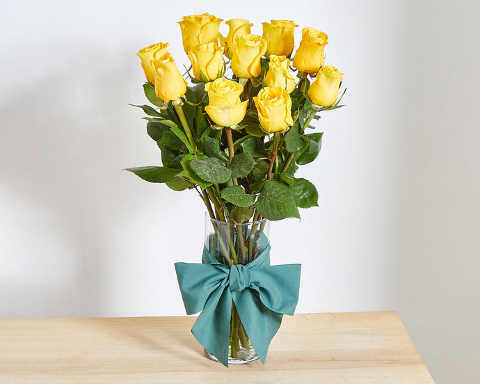 12 Yellow Roses