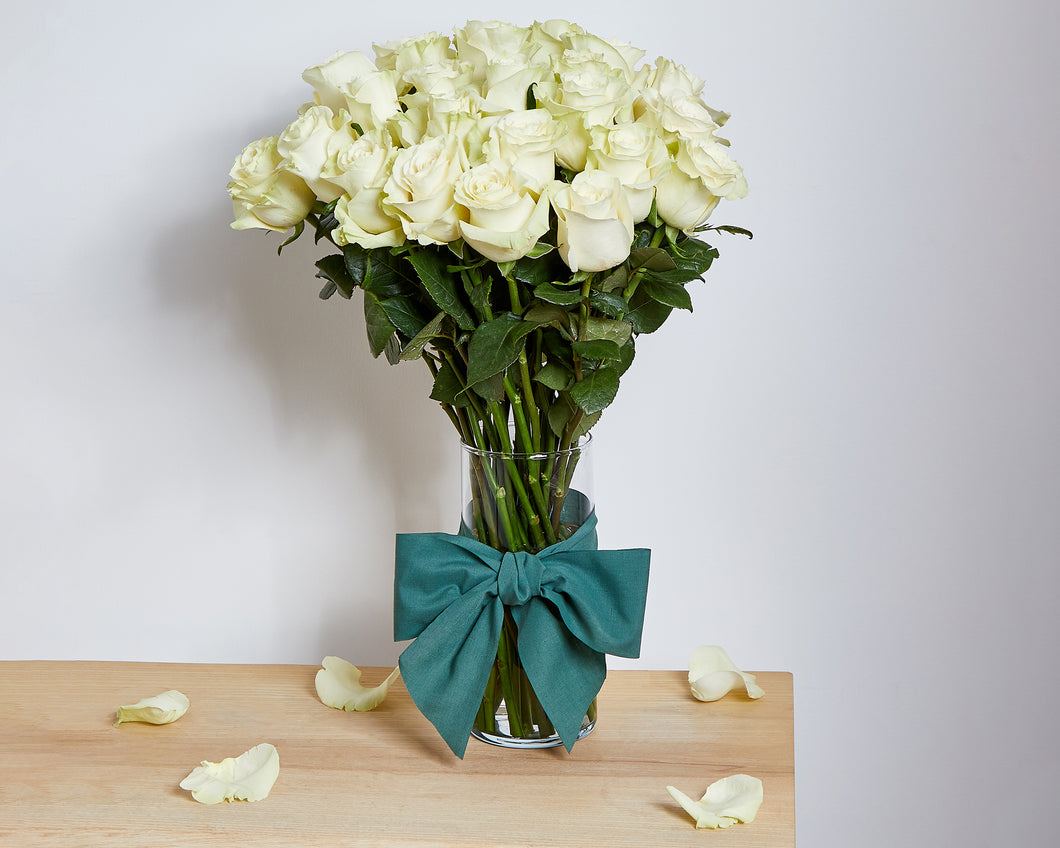 24 White Roses